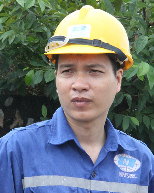 Công nhân công ty thông cầu cống tại Đà Nẵng